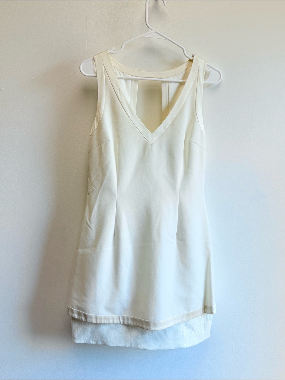 NWT Jay Godfrey Zotto White Satin Trim Sequin Hem Keyhole Back Mini Dress 8